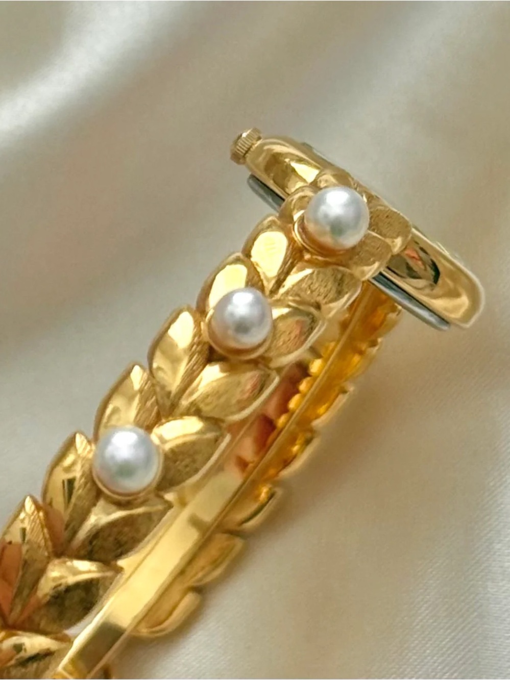 AUTHENTIC VINTAGE WAKO RAFFINÉE MOTHER-OF-PEARL WATCH - Picture 8 of 10